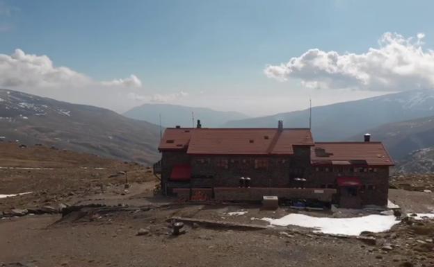 En la cima del encierro